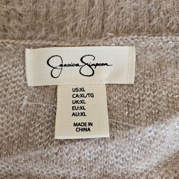 Jessica Simpson Women's Fuzzy Sweater Vest Leopard Pattern - Picture 8 of 13